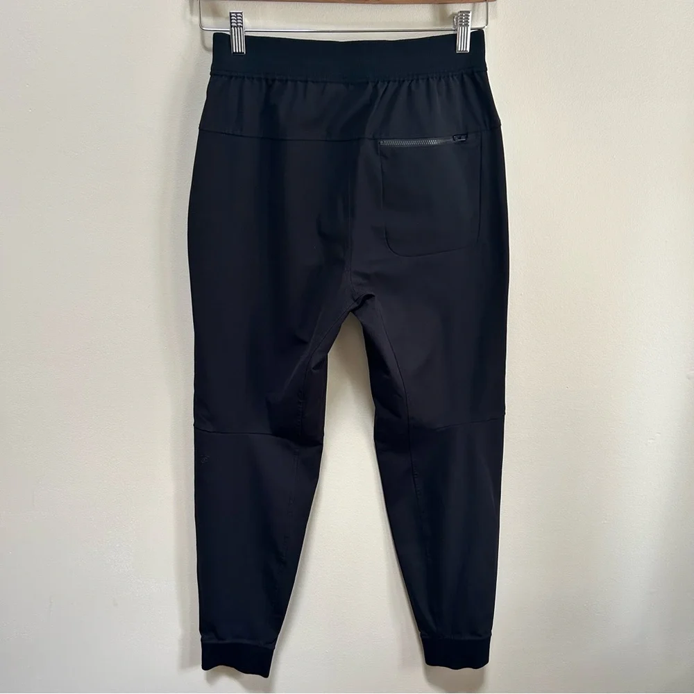 Lululemon ~ Men’s ABC Warpstreme Joggers in size Small